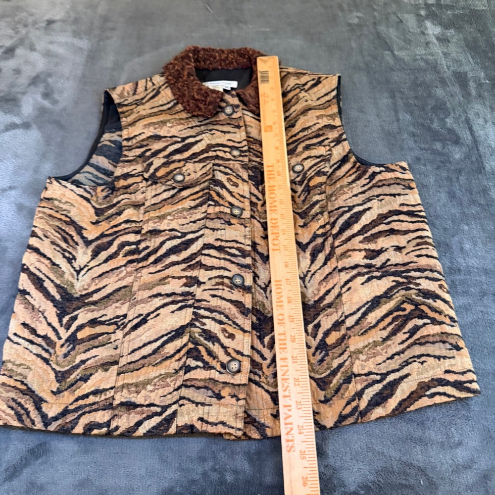 Coldwater Creek Tiger Print Tapestry Vest Fuzzy Collar Sleeveless Womens Medium - Picture 7 of 8